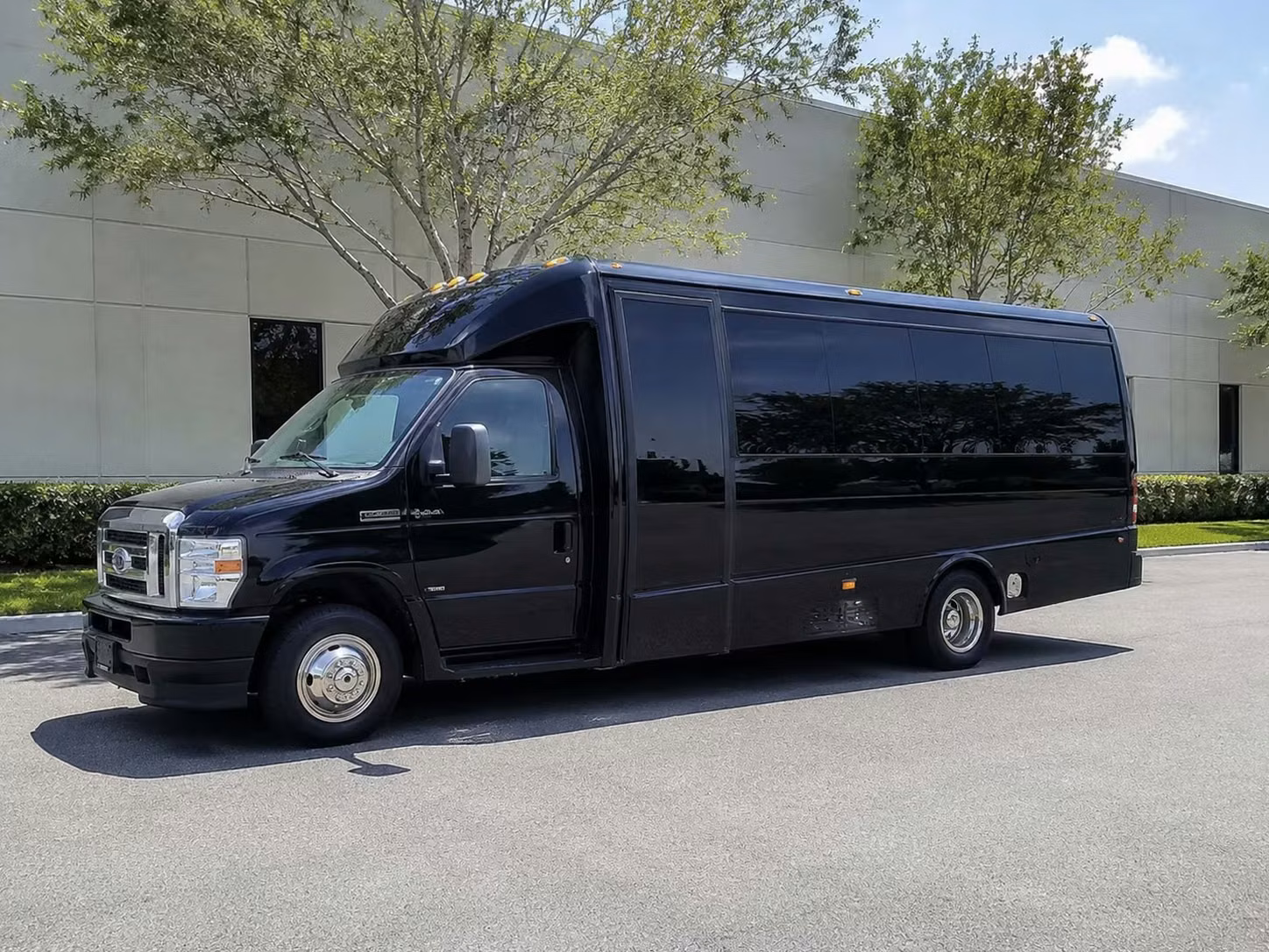 15 passenger minibus