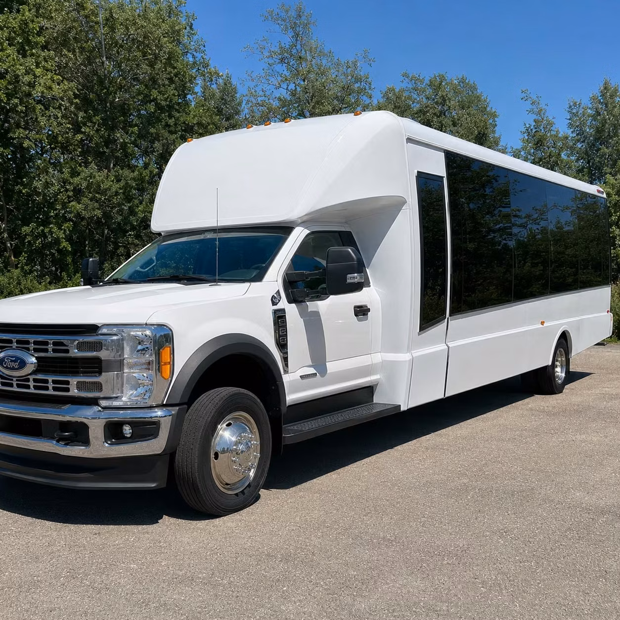 waterloo 15 passenger minibus rental