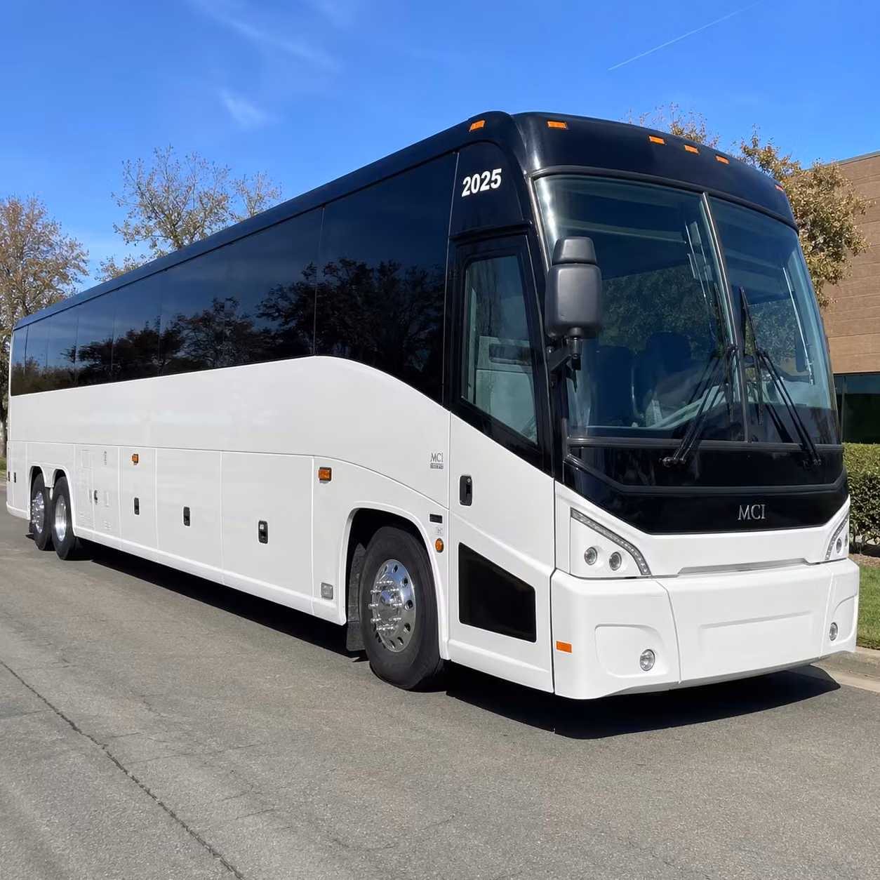 waterloo concert bus rentals for young arena shows and cedar valley events