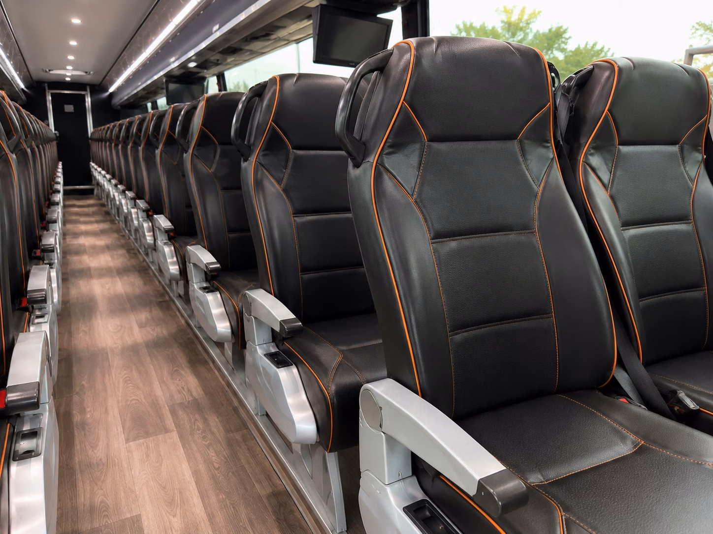 with waterloocoachbusservice com securing a charter bus from waterloo to chicago minneapolis or kansas city has never been simpler